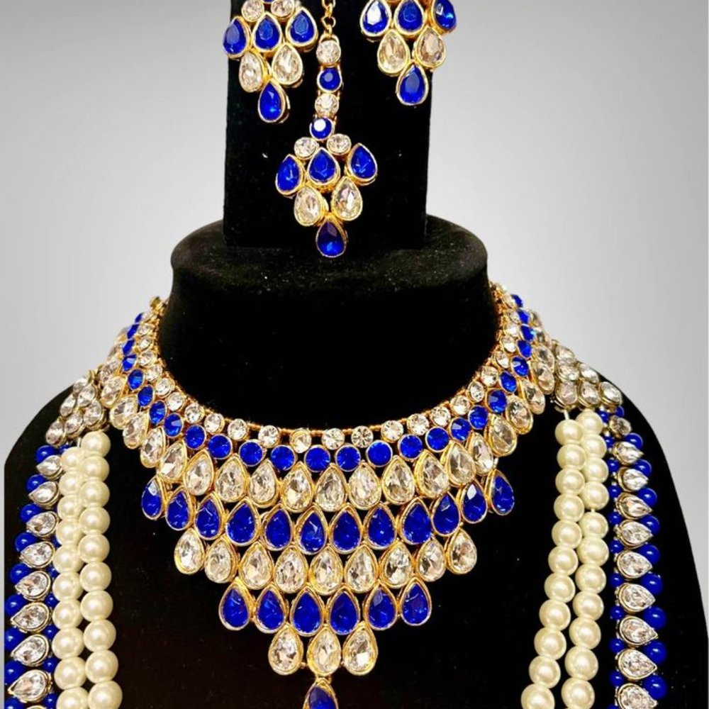 Gold Plated Crystal Stone  Necklace Set - Picture 3 of 5